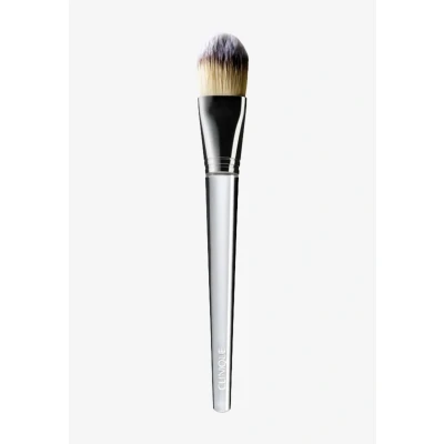 Abbildung von Clinique Brush Foundation