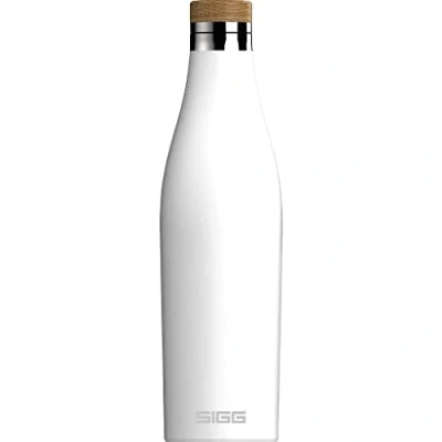 Abbildung von SIGG Isolierte Trinkflasche Meridian Auslaufsicher Extra schlank BPA frei Plastikfrei Doppelwandiger 18/8 Edelstahl Bambus Schraubverschluss 0,5L / 0,7L