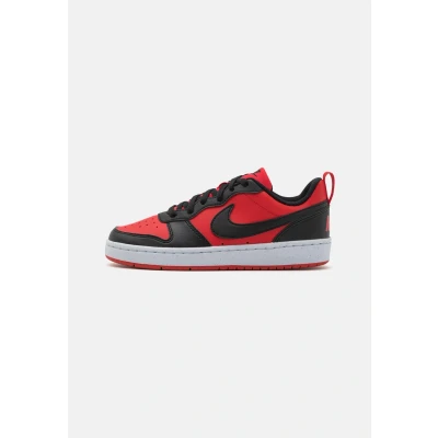 Abbildung von Nike Sportswear Court Borough low Recraft (GS Sneaker für Kinder, Größe: 35.5, University red/black/white Schuhe