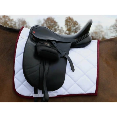 Abbildung von HB Schabracke Showtime Dressur Weiß/burgundy Warmblut