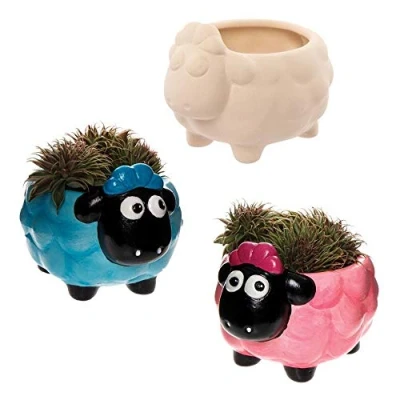 Abbildung von Baker Ross Keramik Blumentöpfe, Flauschiges Schaf, 2 Stück, Bastelsets für Kinder (AX828), Mittel