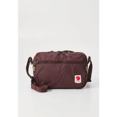 Abbildung von Fjällräven High Coast Crossbody Bag Blackberry
