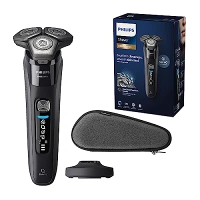 Abbildung von Philips Shaver Series 8000 Elektrischer Nass und Trockenrasierer mit SkinIQ Technologie in Schwarz, ausklappbarer Trimmer, Ladestation, Reiseetui, Reinigungsbürste (Modell S8696/35)