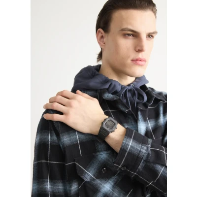 Abbildung von Casio GD B500 1ER Damen Armbanduhr