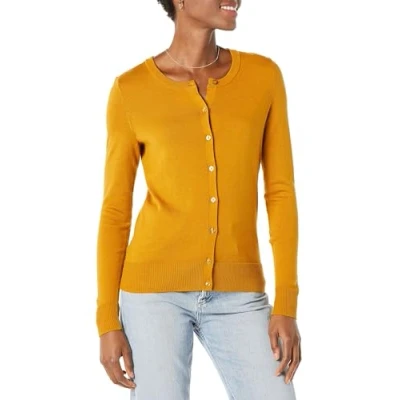 Abbildung von Amazon Essentials Damen Leichte Rundhalsstrickjacke (Erhältlich In Übergröße), Tabakbraun, S