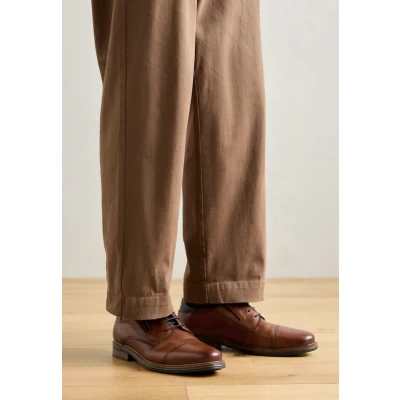 Abbildung von bugatti BusinessSchnürer, Herren, Größe: 40, Cognac Schuhe
