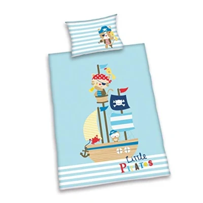 Abbildung von Herding Baby Best Kleinkinder Bettwäsche Set, Lara Little Pirates Wendemotiv, Bettbezug 100 x 135 cm, Kopfkissenbezug 40 60 Baumwolle/Renforcé