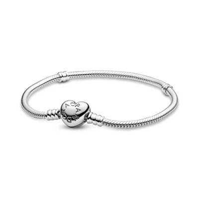 Abbildung von PANDORA Moments Schlangen Gliederarmband mit Herz Verschluss aus Sterling Silber, kompatibel Charms und Anhängern der Kollektion, Größe: 20cm
