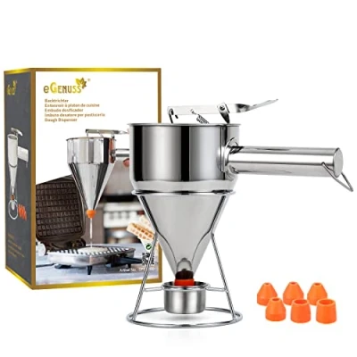 Abbildung von eGenuss 1 Edelstahl Backtrichter Pfannkuchen Teigspender + 7 verschiedenen Düsen fester Ständer mit Teigsammler Tasche Teigportionierer graduiertem Maß 1200ml