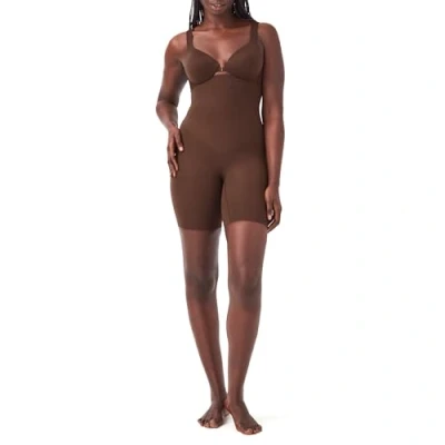 Abbildung von SPANX Shapewear für Damen Tummy Control High Waisted Power Short (Regular und Übergröße), Chestnut Brown, 2X