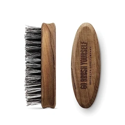 Abbildung von Bartbürste · BROOKLYN SOAP COMPANY Bürste mit veganen Borsten für die tägliche Bartpflege von 3 Tage Bart oder Vollbart Beard Brush als Geschenk Männer und Reise ✓