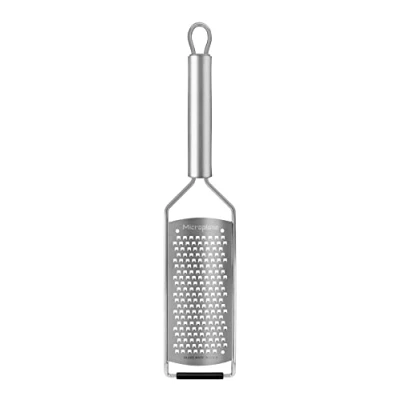 Abbildung von Microplane Küchenreibe Grob für Käse, Karotte, Ingwer, Kokosnuss und Meerrettich mit rasiermesserscharfen Edelstahlklingen aus der Professional Serie