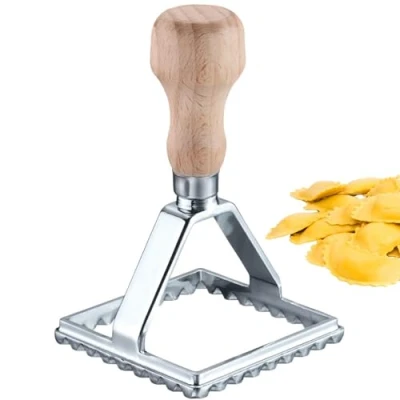 Abbildung von Westmark Ravioli Ausstecher Giulia Praktischer Quadrat zum Ausstechen von selbstgemachten Nudeln und Gebäckteig, eckig, 70 x mm Zink, Buchenholz