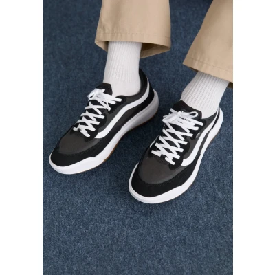 Abbildung von Vans Ultrarange 2.0 Unisex Sneaker low, Größe: 39, Black/white Leder und textil