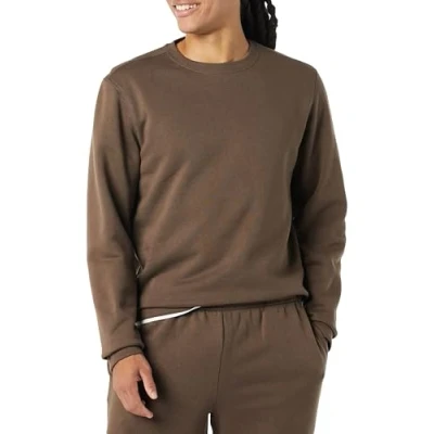 Abbildung von Amazon Essentials Herren Fleece Sweatshirt mit Rundhalsausschnitt (erhältlich in Big &amp; Tall), Mittel Braun, M