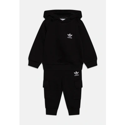 Abbildung von adidas Originals SET Trainingsanzug für Kinder, Größe: 62, Black