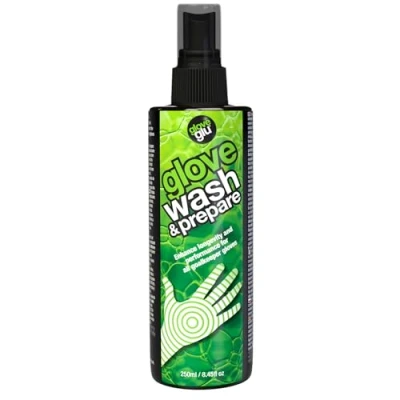 Abbildung von gloveglu Men&#039;s Wash and Prepare Goalkeeper Glove Black, 250ml