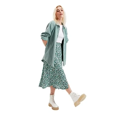 Abbildung von Trendyol Damen Tile Flower Pattern Tip Detailed Skirt, Grün, 42 EU