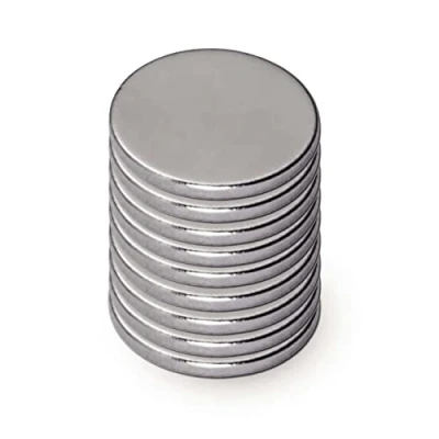 Abbildung von MAUL Neodym Magnet Ø 10 x 1 mm (10er Pack) Magnete für einen vielseitigen Einsatz rund mit elegantem und modernem Design stark Magnetboard, Magnetband Silber