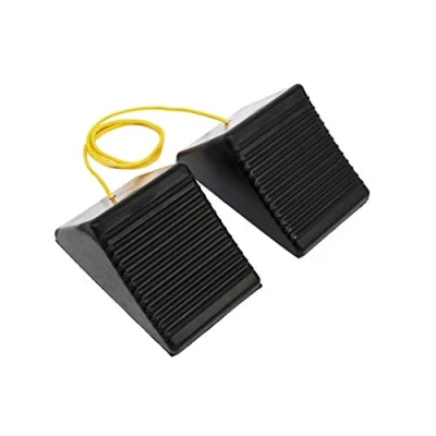 Abbildung von MaxxHaul 50012 Gummi Unterlegkeil mit Seil, 20,3 x 12,7 10,2 cm, 2 Stück