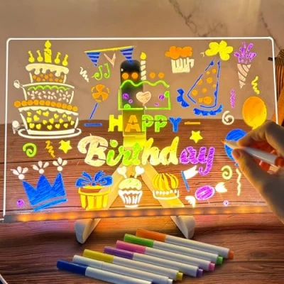 Abbildung von LED Notiztafel Mit Farben, Acryl 7 Farben Stift Verstellbarem Ständer, Transparente Leuchtende Schreibtafel, Abwischbar, Notizblock, Memo (30 * 20CM)
