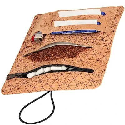Abbildung von Langlebige Kork Drehertasche Nachhaltiges &amp; Veganes Zigarettenetui/Tabaktasche mit Austauschbarem Verschluss und Praktischen Zusatzfächern Wasserabweisend Robus