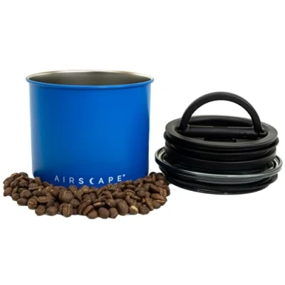 Abbildung von Planetary Design Airscape Edelstahl Kaffeedose, Lebensmittelaufbewahrungsbehälter, patentierter luftdichter Deckel, überschüssige Luft herausdrücken, hält Lebensmittel frisch (klein, mattes Blau)