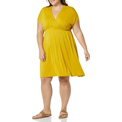 Abbildung von Amazon Essentials Damen Surplice Kleid (Erhältlich in Übergröße), Dunkles Goldgelb, L