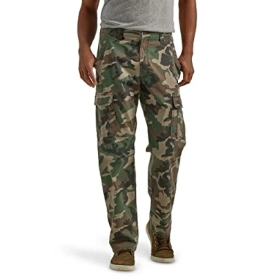 Abbildung von Wrangler Authentics Herren Stretch Cargo lockerer Passform Hose, Camouflage grün braun, 36W / 30L