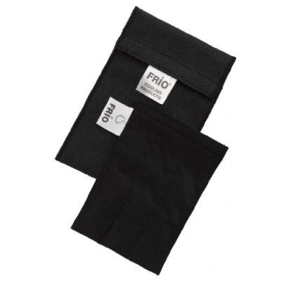 Abbildung von FRIO Pumpe Kühltasche für Insulin 11 x 9 cm Schwarz mit wasserfest Nylon Innentasche 1 KEIN Eispack oder Batterien nötig