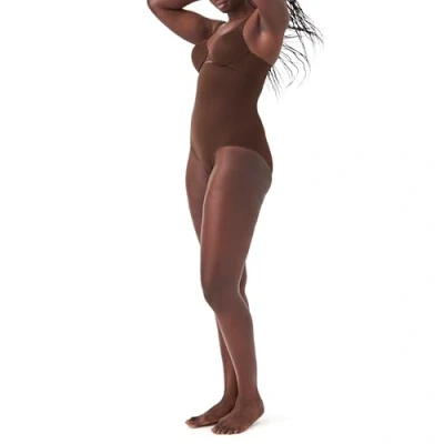 Abbildung von SPANX Shapewear für Damen Tummy Control High Waisted Power Panties (Regular und Übergröße), Chestnut Brown, M