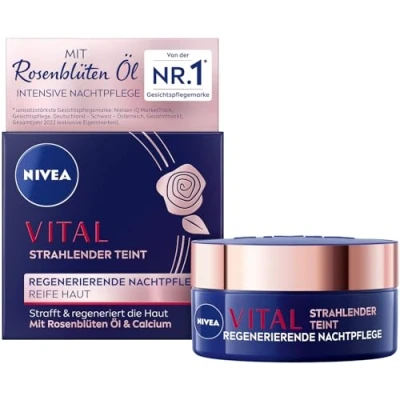 Abbildung von NIVEA VITAL Strahlender Teint Regenerierende Nachtpflege für reife Haut, Gesichtspflege straffere und regenerierte Nachtcreme mit Rosenblüten Öl, Calcium Kreatin (50 ml)
