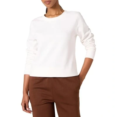 Abbildung von Amazon Essentials Damen Sweatshirt aus French Terry Fleece mit Rundhalsausschnitt (Erhältlich in Übergröße), Weiß, M