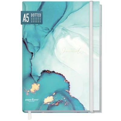 Abbildung von paper&amp;you® Bullet Journal dotted A5 mit Gummiband [Smaragd Gold] 156 Seiten Notizbuch gepunktet, Tagebuch nachhaltig &amp; klimafreundlich