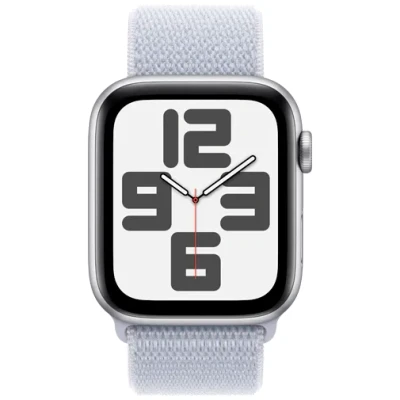 Abbildung von Apple Watch SE 2024 44mm Silber (Hellblaues Nylon Armband)