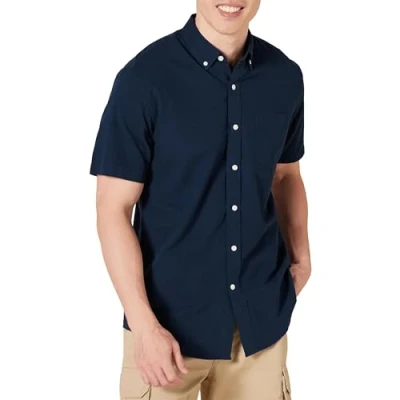 Abbildung von Amazon Essentials Herren Kurzärmeliges Oxford Hemd mit Brusttasche, Normale Passform, Marineblau, XL