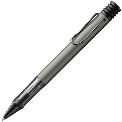 Abbildung von LAMY Lx edler Kugelschreiber 257 aus Aluminium in der Farbe ruthenium mit Edelmetallveredelung und Metallclip veredelt, inkl. Großraummine M 16 Strichbreite schwarz Geschenkverpackung