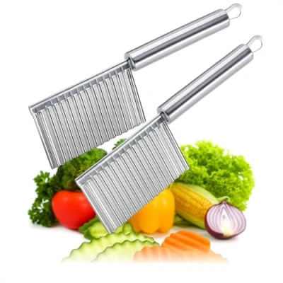 Abbildung von com four® 2x Wellenschneider Riffelmesser aus rostfreiem Edelstahl Garniermesser mit Wellenschliff Riffelschneider für Pommes gezackter Gemüsehobel (silberfarben 2 Stück)