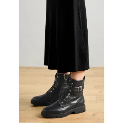 Abbildung von Tamaris Plateaustiefelette, Damen, Größe: 38, Black Schuhe