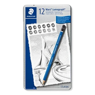 Abbildung von STAEDTLER Zeichenbleistifte Mars Lumograph, unglaublich bruchfeste Premium Bleistifte, hohe Qualität, spezielle Minenrezeptur, 12 Bleistifte in sortierten Härtegraden im Metalletui, 100 G12 S