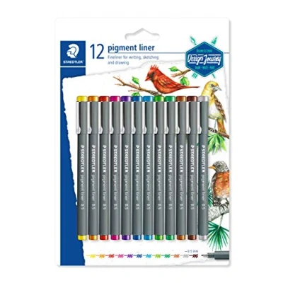 Abbildung von STAEDTLER bunte pigment liner, hohe Qualität, Pigmenttinte, dokumentenecht, lichtbeständig, wasserfest auf Papier, Linienbreite 0,5 mm, Blisterkarte mit 12 Farben, 30805SBK12