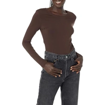 Abbildung von Amazon Essentials Damen Langärmeliges T Shirt mit Rundhalsausschnitt, Klassischer Schnitt (Erhältlich in Übergröße), Espresso, XXL