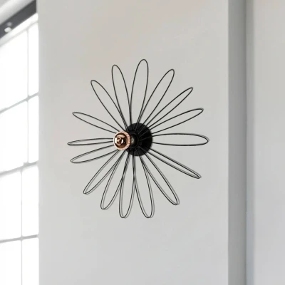 Abbildung von Solaeris Wandleuchte mit großer Blume 58 x 12 cm Metall Schwarz Menzzo
