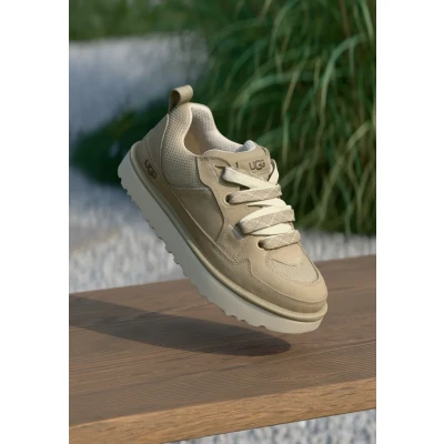 Abbildung von UGG Sneaker »LO LOWMEL«, Sneaker, Freizeitschuh mit trendiger Laufsohle