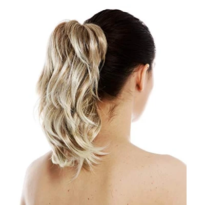 Abbildung von WIG ME UP XF 6381 15T613 Haarteil Pferdeschwanz Zopf Butterfly Klammer kurz voluminös gewellt Goldblond Platin gesträhnt Länge: ca. cm