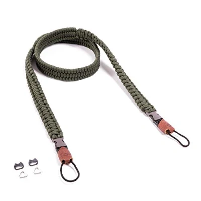 Abbildung von C Rope Kameragurt THE TRAVELER handgeflochten aus Paracord, Schultergurt mit Schnellverschluss, 125cm, Oliv