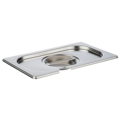 Abbildung von APS 81492 GN 1/4 Deckel mit Löffelaussparung, rostfreier Edelstahl, Abmessungen 160 x 265 mm/Höhe 30 mm