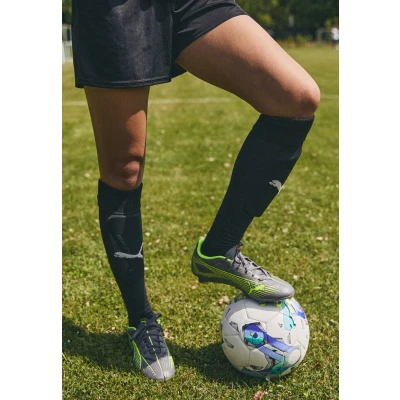 Abbildung von Puma Ultra 5 PLAY Fußballschuh Nocken, Damen, Größe: 37.5, Matte aged silver/yellow alert Schuhe