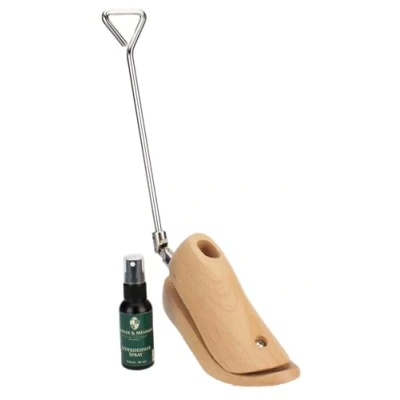 Abbildung von Langer &amp; Messmer Schuhdehner und Stiefeldehner für den Spann Rist Herren gegen drückende Schuhe gefertigt aus massivem Buchenholz inkl. Lederdehnerspray 50ml (Stiefel, 45/47)