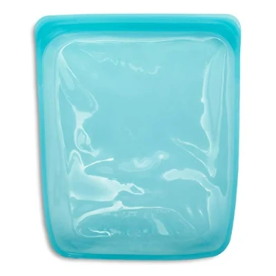 Abbildung von Stasher Wiederverwendbare Silikonbeutel zur Aufbewahrung von Lebensmitteln, Half Gallon, Aqua, Hitze , Spülmaschinen &amp; Gefrierfest, Umweltfreundlich, Für Essenszubereitung, 24,1 x 27,3 cm 1,9L